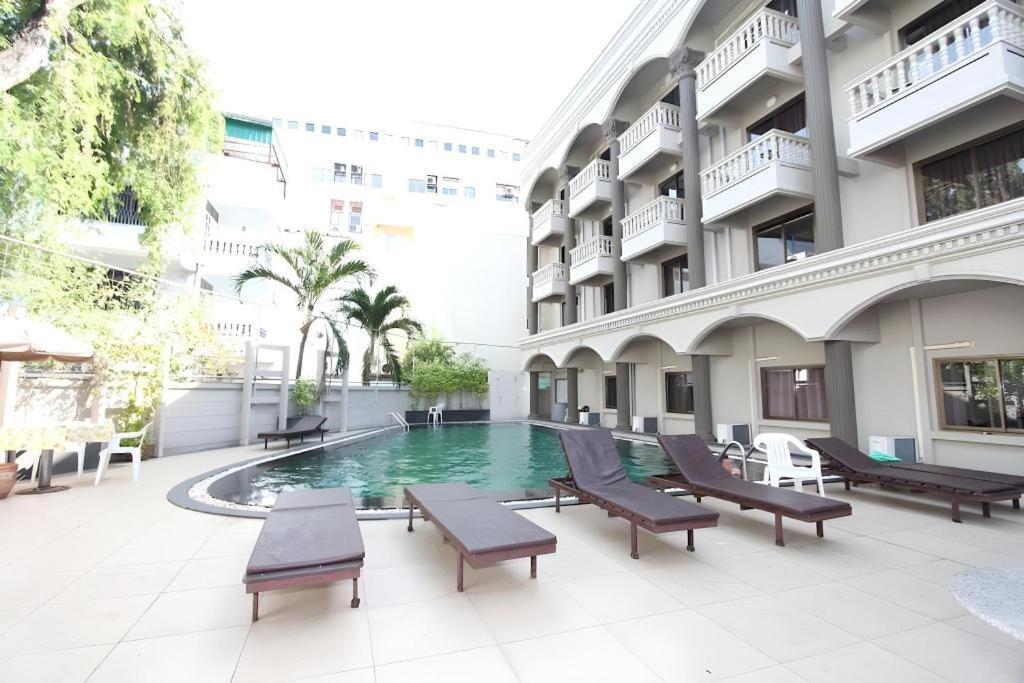 Honey Lodge Pattaya Esterno foto